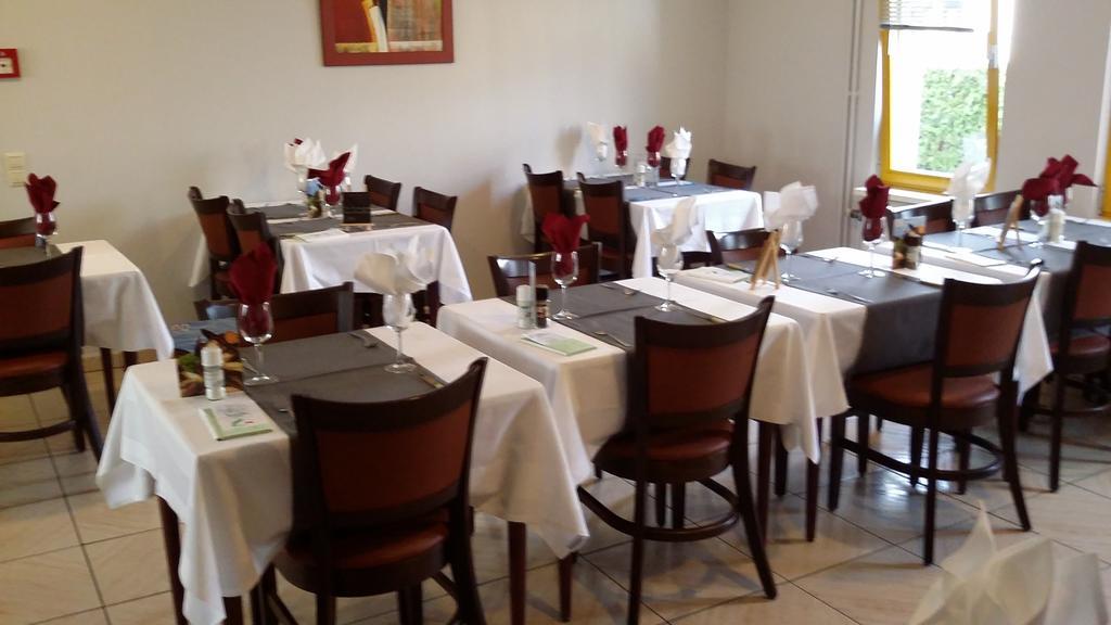 Hotel De Foetz Luaran gambar