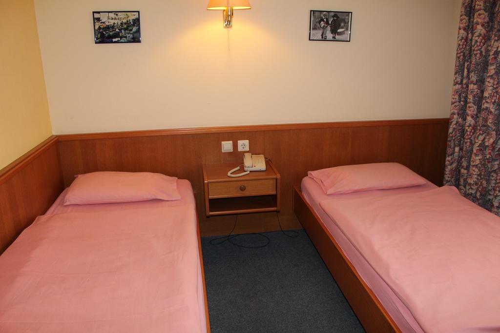 Hotel De Foetz Luaran gambar