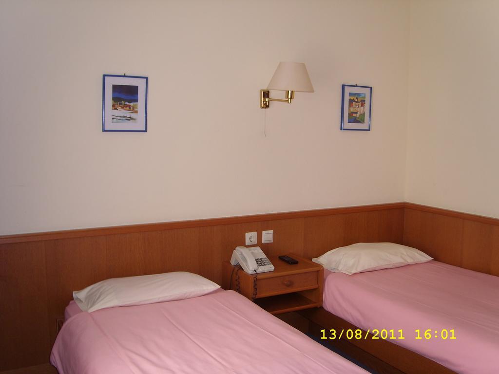 Hotel De Foetz Luaran gambar